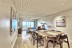 Land's End 11-203 Beach Front - Premier