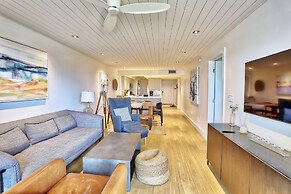 Land's End 11-203 Beach Front - Premier