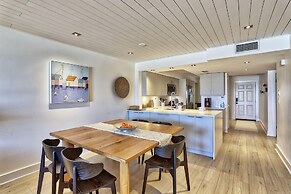 Land's End 11-203 Beach Front - Premier