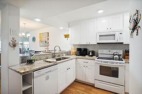 Land's End 3-204 Bay Front