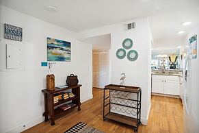 Land's End 3-204 Bay Front