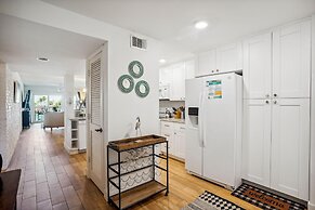 Land's End 3-204 Bay Front