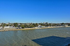 Land's End 4-406 Bay Front