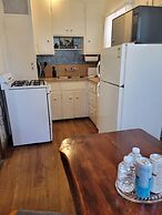 Hillcrest Suites & Cabins