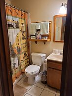 Hillcrest Suites & Cabins