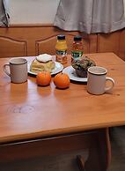 Hillcrest Suites & Cabins