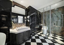 Luxe Paradise Premium Hotel