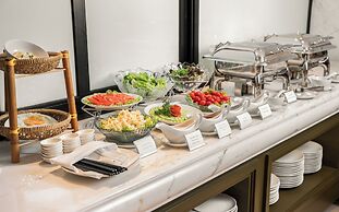 Luxe Paradise Premium Hotel