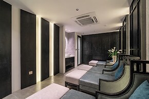 Luxe Paradise Premium Hotel