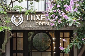 Luxe Paradise Premium Hotel