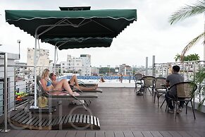 Luxe Paradise Premium Hotel