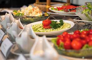 Luxe Paradise Premium Hotel