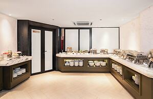 Luxe Paradise Premium Hotel