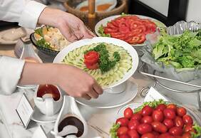 Luxe Paradise Premium Hotel