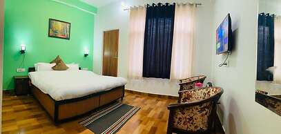 Hotel Snow Crest Residency