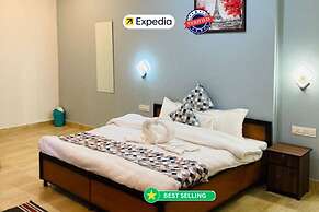 Hotel Snow Crest Residency