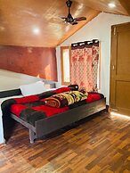 Hotel Snow Crest Residency