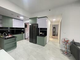 Cardinal Court - Vina We Stay