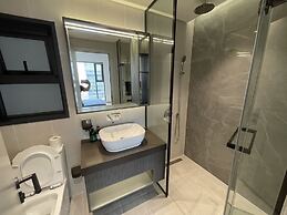 Cardinal Court - Vina We Stay