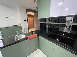 Cardinal Court - Vina We Stay