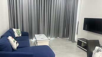 Cardinal Court - Vina We Stay