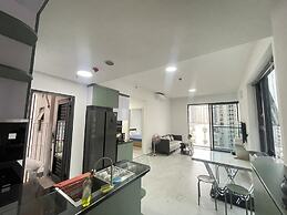 Cardinal Court - Vina We Stay