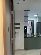 Cardinal Court - Vina We Stay