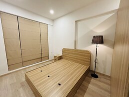 Cardinal Court - Vina We Stay