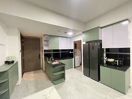 Cardinal Court - Vina We Stay