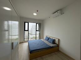 Cardinal Court - Vina We Stay