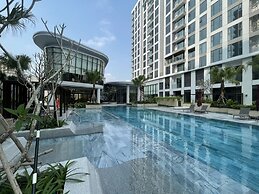 Cardinal Court - Vina We Stay