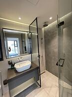 Cardinal Court - Vina We Stay