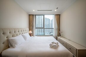 Hoa Tranh - Vinhomes Central Park