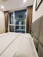 Hoa Tranh - Vinhomes Central Park