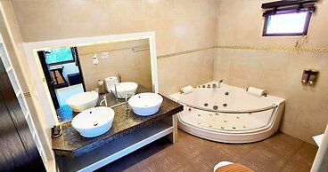 HIDELAND Luxury Pool Villa