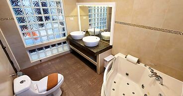 HIDELAND Luxury Pool Villa