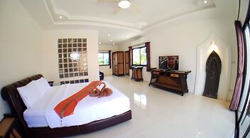 HIDELAND Luxury Pool Villa