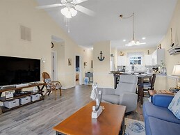 Cozy two Bedroom Apartment at Riverwalk At Arrowhead
