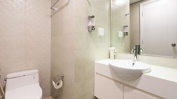 Hoa's Apartment in Vinhomes Central Park