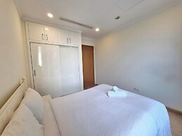 Hoa's Apartment in Vinhomes Central Park