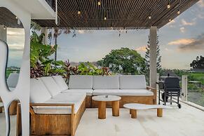 Sunset Rooftop Villa by Betterplace