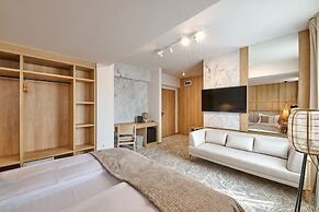 Serenity Hotel