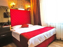 Kaya Royal Hotel Old Town