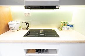 Happy Light Apartment in the Cardinal Court