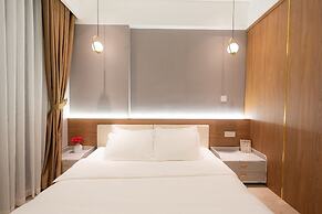 Happy Light Apartment in the Cardinal Court