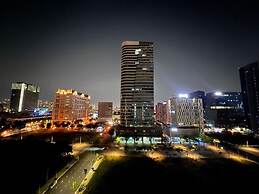 Happy Light Apartment in the Cardinal Court