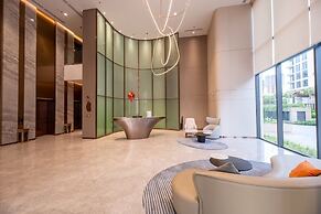 Happy Light Apartment in the Cardinal Court