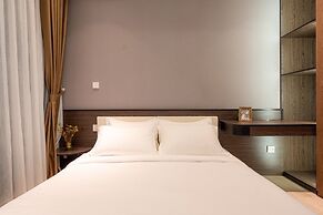 Happy Light Apartment in the Cardinal Court