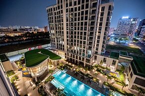 Happy Light Apartment in the Cardinal Court