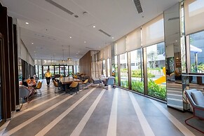 Happy Light Apartment in the Cardinal Court